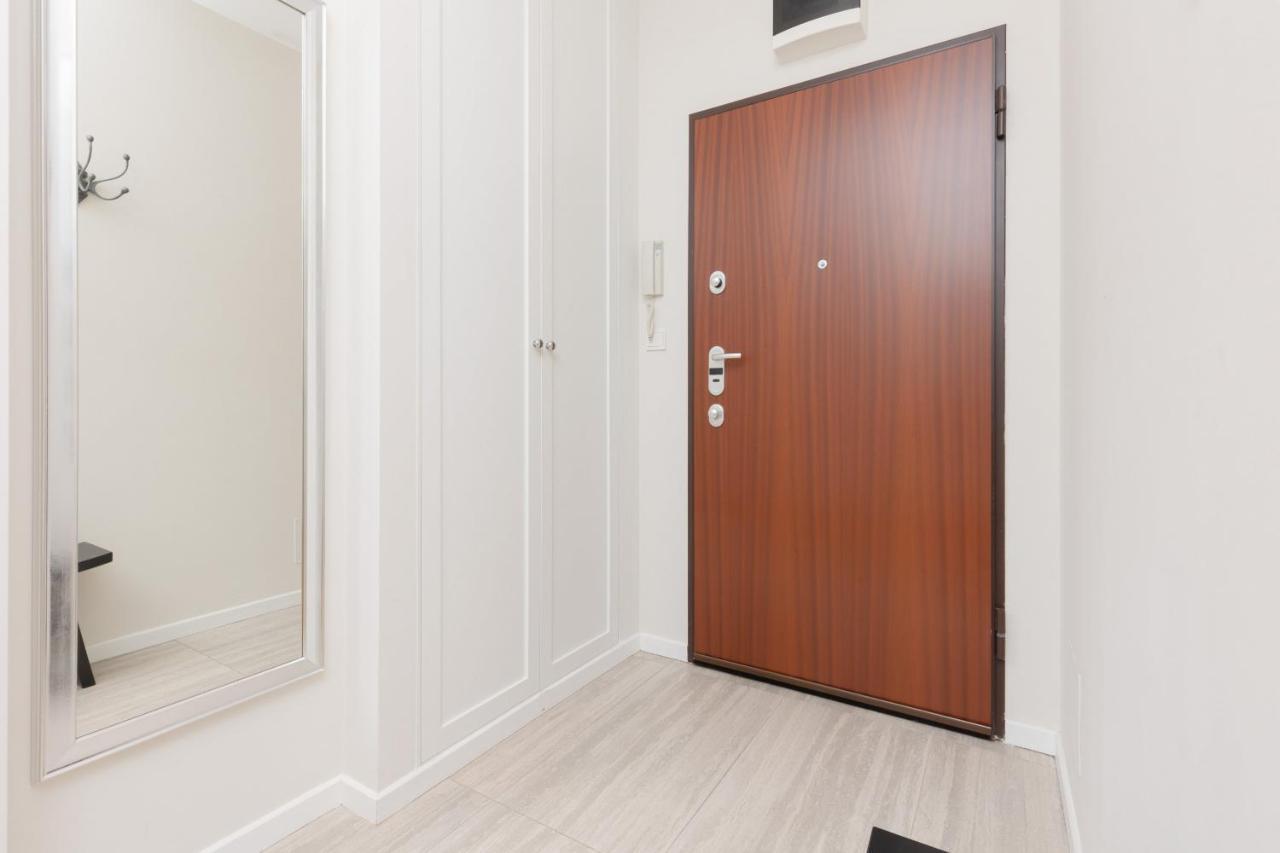 Quiet Apartment Park Edwarda Szymanskiego By Noclegi Renters Warsaw Exterior photo
